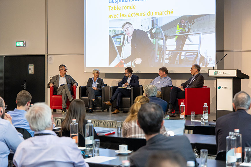 Referate etc 237 Podium